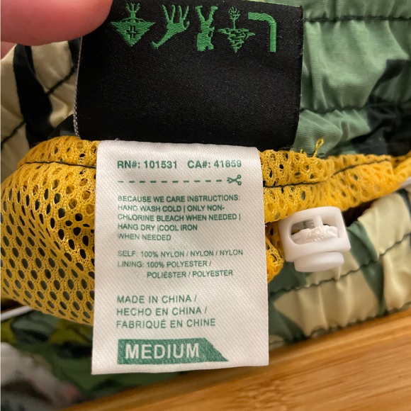 LRG Lifted Research Group Men’s Green Tropic Vacay Printed Track Pants - Picture 5 of 9